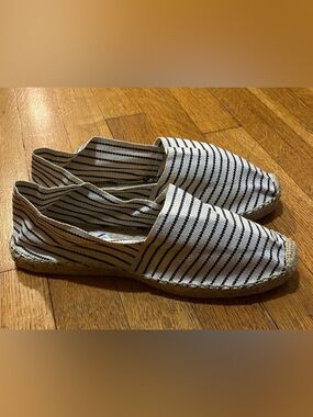 Casido A Mano Striped Canvas Espadrilles